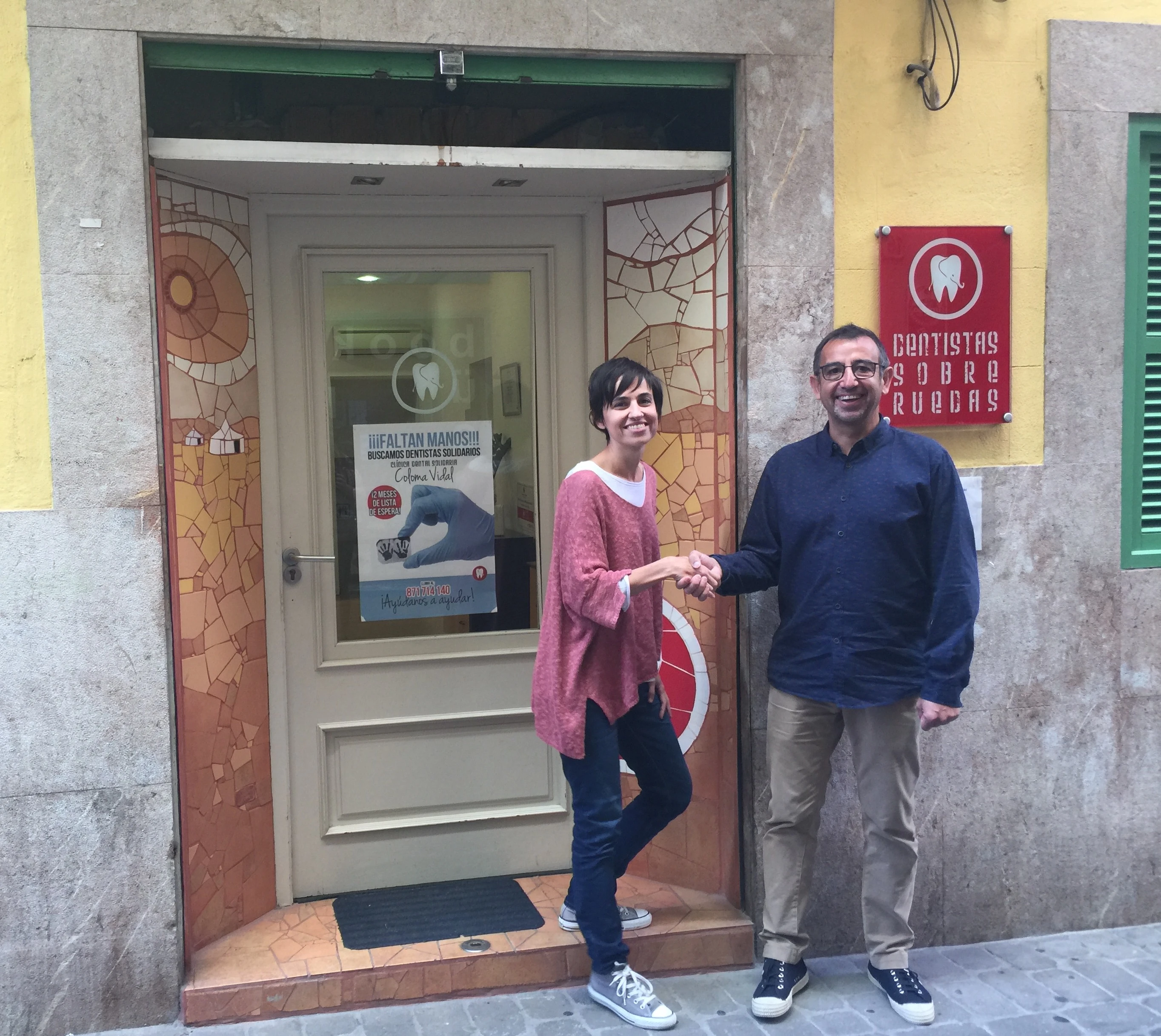 3 Salut Mental se suma a la asistencia bucodental solidaria de Dentistas Sobre Ruedas
